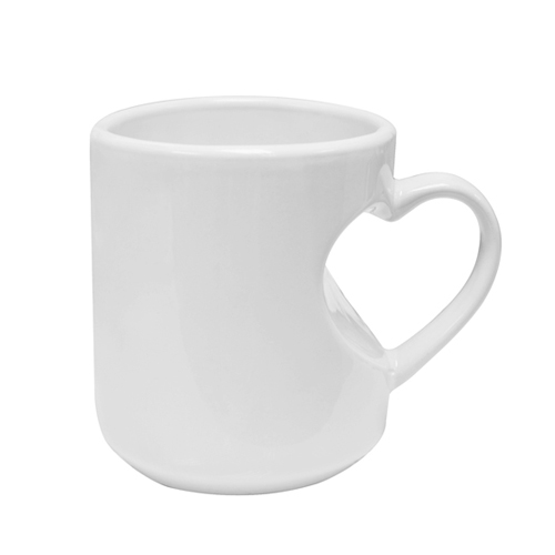 Bílý hrnek se srdíčkovým uchem